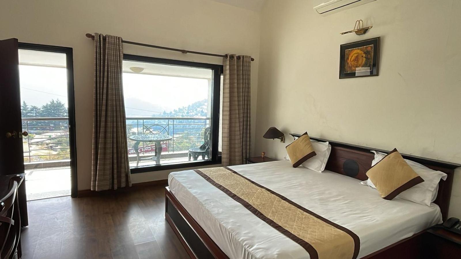 8Fold-Pinecrest By Larisa, Bhimtal Hotel Eksteriør billede