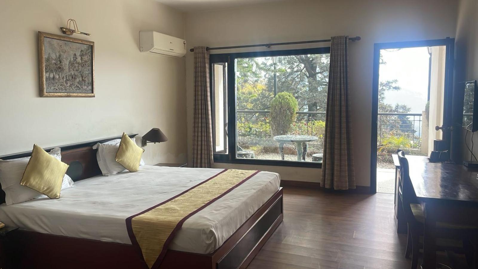 8Fold-Pinecrest By Larisa, Bhimtal Hotel Eksteriør billede
