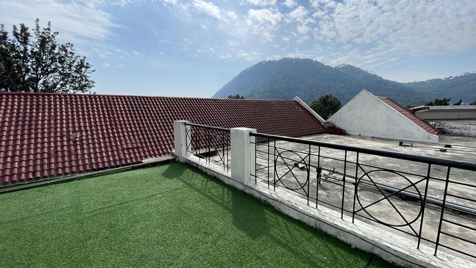 8Fold-Pinecrest By Larisa, Bhimtal Hotel Eksteriør billede